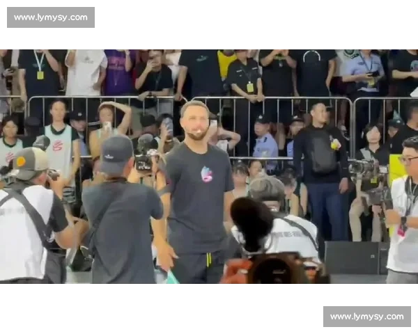 詹姆斯中国行现库里球迷：线上互怼，线下同欢
